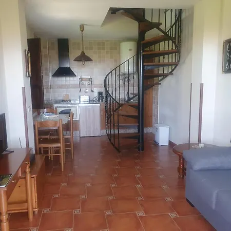 Complejo Rural Mimosas Del Nalon בית כפרי